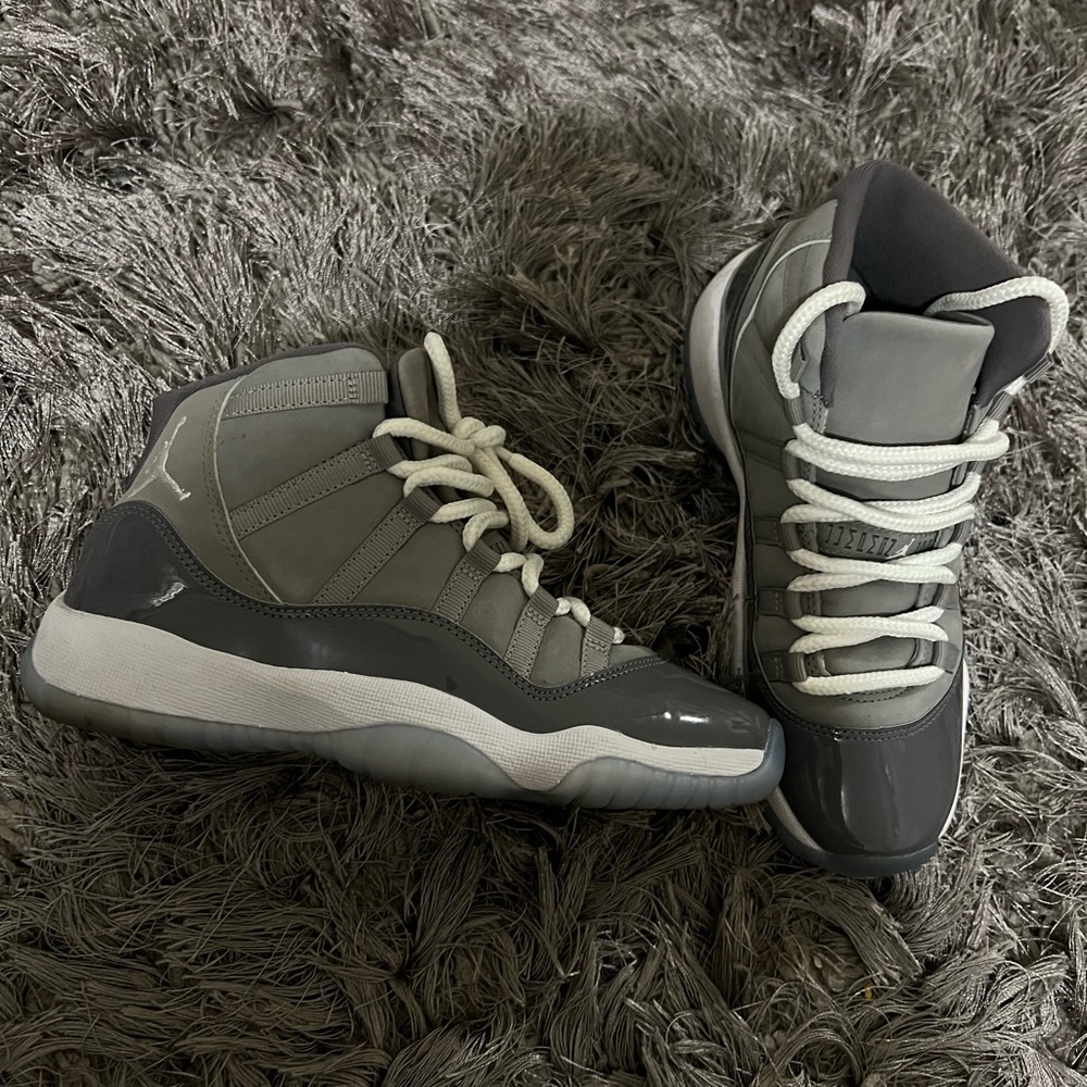 Air Jordan 11 Retro (GS) color grey